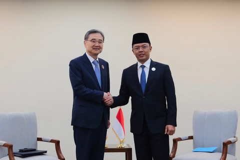 Menlu RI Sugiono bertemu dengan Menlu Republik Korea Cho Hyun di sela-sela Pertemuan Pertemuan Menteri Luar Negeri ASEAN di Manila, Filipina, Rabu (22/7/2026). Foto: Kemenlu RI