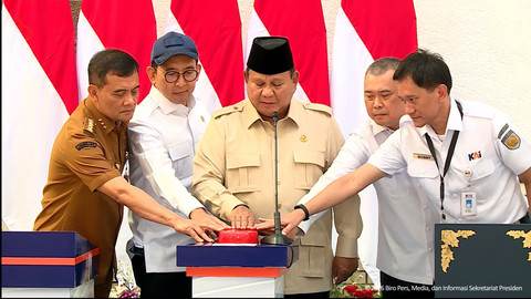 Presiden Prabowo Subianto meresmikan renovasi tahap pertama bangunan cagar budaya di Stasiun Semarang Tawang, Jawa Tengah, Kamis (30/7/2026). Foto: YouTube/ Sekretariat Presiden