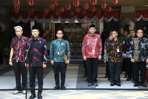 Menteri Sosial Saifullah Yusuf (Gus Ipul) lantik 67 pejabat fungsional Kemensos dan tekankan pentingnya akurasi data bansos, program graduasi kemandirian, serta komitmen pencegahan korupsi, Selasa (4/8/2026). Foto: Dok. Kemensos