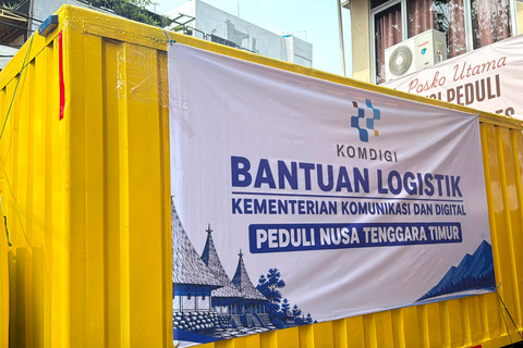 Direktur Jenderal Komunikasi Publik dan Media (Komdigi) Fifi Aleyda Yahya dalam agenda Penyerahan Bantuan Kemkomdigi untuk Nusa Tenggara Timur (NTT) di Kantor Badan Penghubung NTT, Tebet Timur, Jakarta Selatan, Sabtu (22/8/2026).  Foto: Zahira Hilman/kumparan
