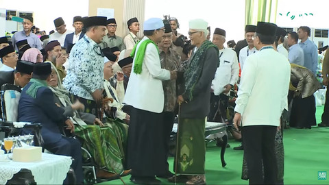 KH Miftachul Akhyar menghadiri Pembukaan Muktamar Ke-35 Nahdlatul Ulama di Tambakberas, Jombang, Jawa Timur, Kamis (27/8/2026). Foto: Youtube/NU Online