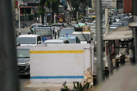 Kepadatan kendaraan terjadi di Jalan Raya Soepomo, Jakarta, Rabu (9/9/2026), dengan kepadatan dari selepas Tugu Pancoran sekitar 2km arah Manggarai.
 Foto: Jamal Ramadhan/kumparan