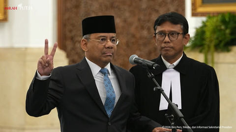 Menteri Keuangan Suahasil Nazara mengucapkan sumpah jabatan pada Pelantikan Menteri dan Wakil Menteri Kabinet Merah Putih di Istana Negara, Jakarta, Senin (14/9/2026). Foto: Youtube/Sekretariat Presiden
