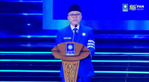 Ketua Umum PAN Zulkifli Hasan memberikan sambutan dalam acara peluncuran Gerakan PANSar Murah Nasional sekaligus Malam Puncak HUT ke-28 PAN di Plenary Hall, JCC, Jakarta, Jumat (18/9/2026). Foto: Youtube/PAN TV