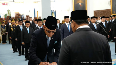 Pelantikan Menlu Arrmanatha di Istana Negara, Jakarta, Kamis (1/9/2026). Foto: YouTube/ Sekretariat Presiden