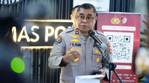 Kadiv Humas Polri Irjen Johnny Eddizon Isir sampaikan pelaksanaan program Subuh Keliling oleh jajaran kepolisian untuk perkuat harkamtibmas secara humanis dan serap aspirasi warga di Jakarta, Sabtu (17/10/2026). Foto: Dok. Polri