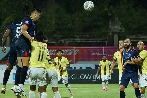 Hasil Liga 1: Gol Indah Persik Bikin Arema FC Keok & Gagal Kudeta Bali United (3)