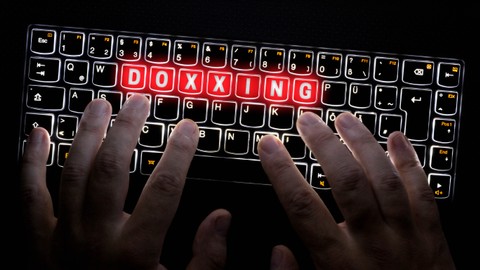 Ilustrasi Doxing. Foto: wsf-s/Shutterstock