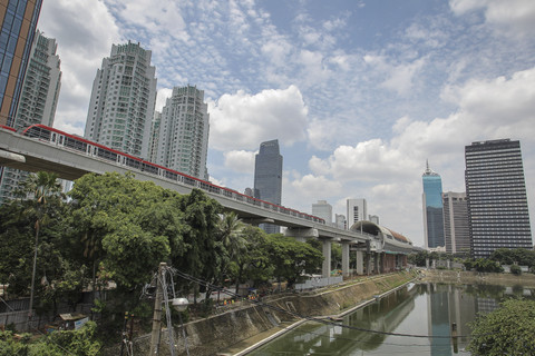 LRT Jabodebek direncanakan beroperasi sebagai moda transportasi umum mulai tanggal 17 Agustus 2022. Foto: Dhemas Reviyanto/ANTARA FOTO