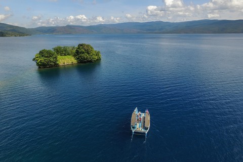 Danau Matano di Sulawesi Selatan. Foto: Putu Artana/shutterstock