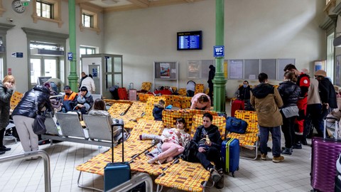 UNHCR: Lebih dari 50.000 Warga Ukraina Mengungsi dalam 48 Jam Terakhir (1)