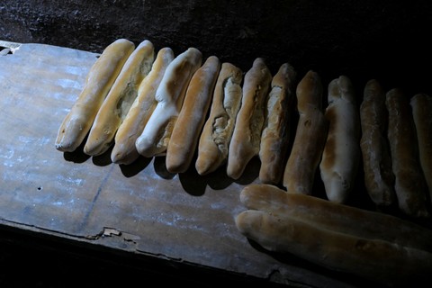 Potongan roti panggang terlihat di toko roti Bethel Brothers di Accra, Ghana. Foto: Francis Kokoroko/REUTERS