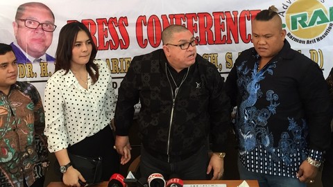 Razman Arief Nasution dan Iqlima Kim, kawasan Epicentrum, Jakarta Selatan, Jumat (29/4) Foto: Giovanni/kumparan