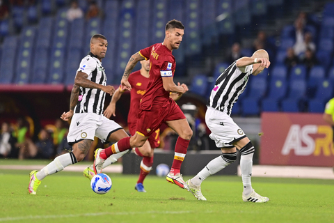 Hasil Liga Italia: Napoli Pesta Gol, Lazio Nyaris Kalah, Roma Menang (3)