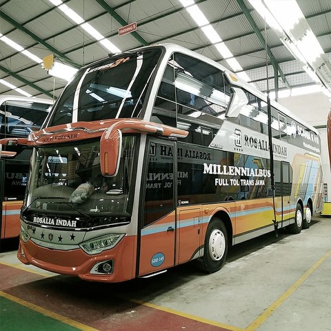 Bus Rosalia Indah baru dengan tipe Super Double Decker Foto: dok. instagram.com/adiputrowirasejati