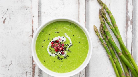 Ilustrasi sup asparagus. Foto:  Westend61/Getty Images