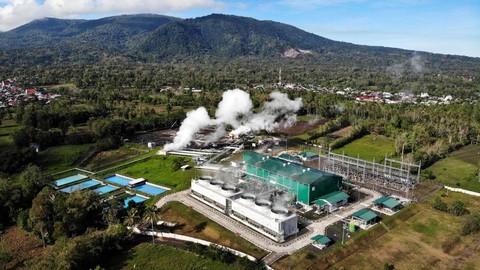 Pembangkit Listrik Tenaga Panas Bumi (PLTP) Binary Cycle di Lahendong, Sumatera Utara milik PT Pertamina Geothermal Energy (PGE), Jumat (18/2). Foto: Dok. Pertamina Geothermal Energy