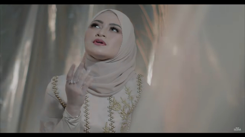 5 Berita Populer: Zaskia Adya Mecca Tabayyun; Kehamilan Nella Kharisma (4)
