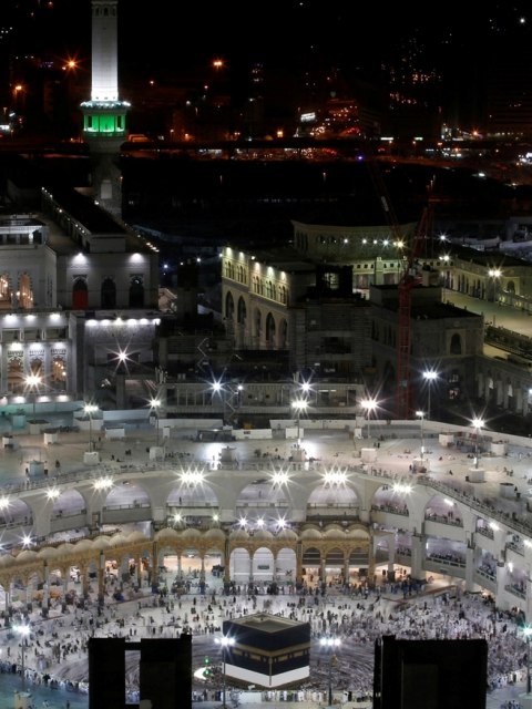 Ilustrasi Ibadah Umrah. Foto: Reuters/Suhaib Salem