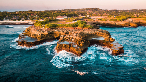 Sunset di Devil's Tears Nusa Lembongan, Bali. Foto: Shutterstock
