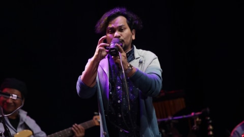 Aksi panggunag Tompi. Foto: Fanny Kusumawardhani/kumparan