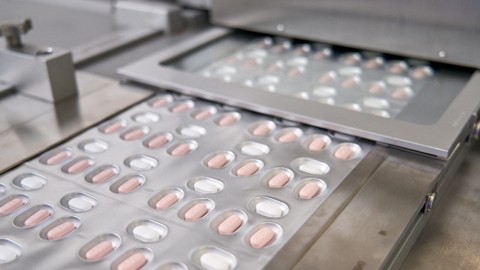 Pfizer Sukses Kembangkan Pil COVID-19: 90% Cegah Gejala Berat dan Kematian (1)
