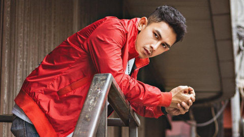 5 Artis Pria Yang Perankan Karakter Anak Muda Meski Sudah Berkeluarga Kumparan Com