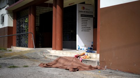 Mayat-mayat Korban Corona di Ekuador Terlantar di Jalanan Foto: REUTERS/handout/stringer