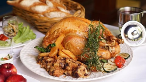 7 Restoran Untuk Christmas Lunch Bareng Keluarga Di Jakarta Kumparan Com