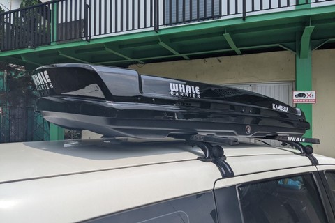 Contoh pengaplikasian roofbox dan roofrail pada mobil. Foto: Sena Pratama/kumparan