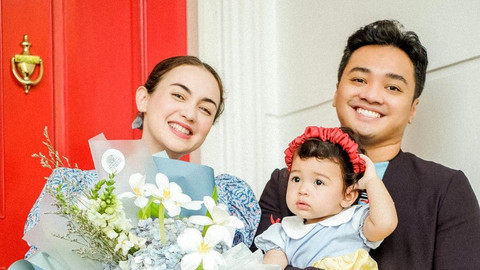 Rianti Cartwright dan anaknya, Cara Rose. Foto: Instagram/@riantic