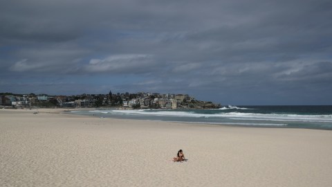 Pantai sepi di Australia, COVID-19, Corona