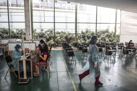 Kabar Corona Dunia: AS Izinkan Pfizer, Belanda Lockdown Ketat Jelang Natal (4)