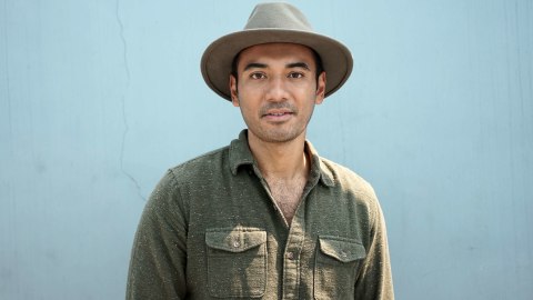 Aktor Ario Bayu saat ditemui dikawasan Tendean, Jakarta, Kamis, (17/10). Foto: Dok. Ronny