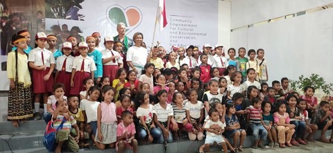 The Lodge Foundation Buka Kursus Bahasa Inggris Gratis Di Labuan Bajo Kumparan Com