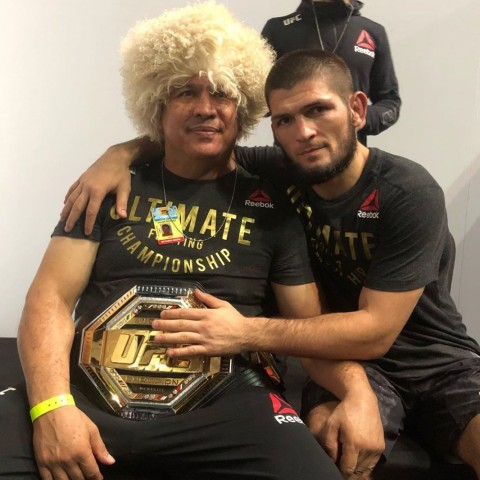 Khabib Nurmagomedov dan Javier Mendez. Foto: Instagram/@khabibnurmagomedov