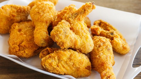 7 Fakta Unik Di Balik Renyahnya Ayam Goreng Tepung Kumparan Com