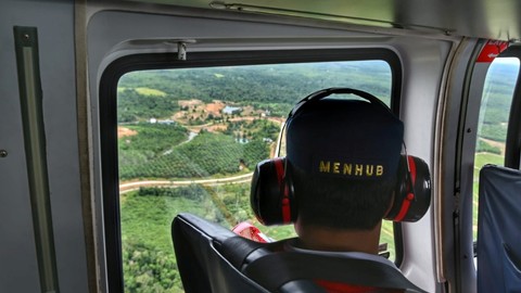 Menhub Budi Karya Sumadi tinjau lokasi calon bandara baru penunjang IKN. Foto: Kemenhub RI