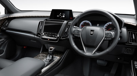 Interior Toyota Crown 2.5 HV G-Executive Foto: dok. Toyota.jp