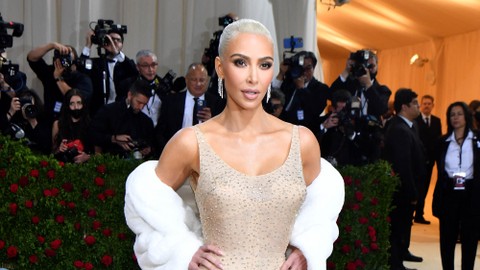Brand Kim Kardashian, Skims Rilis Celana Dalam Berbulu, Langsung Sold Out!. Foto: ANGELA  WEISS/AFP