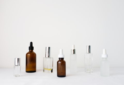 Ilustrasi kandungan alkohol pada produk kecantikan. Foto: Shutterstock