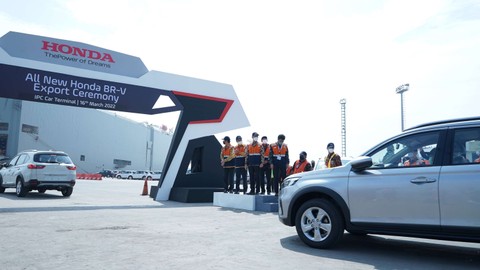 PT Honda Prospect Motor melepas sejumlah unit ekspor All New BR-V ke sejumlah negara di Pelabuhan Tanjung Priok, Rabu (16/3/2022). Foto: Sena Pratama/kumparan