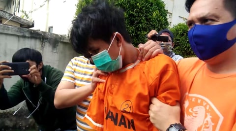Kediaman Alpin Andrian Disambangi Densus 88 Polda Lampung Habitual Action Kumparan Com
