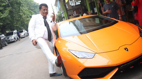 Hotman Paris di Kopi Johny dengan Lamborgini Foto: Munady