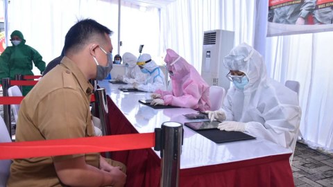 BIN Gelar Tes Swab Massal di Tangerang Selatan (2)