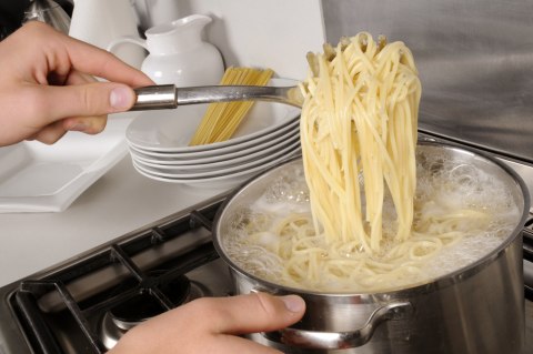 Ilustrasi merebus pasta Foto: Shutter Stock