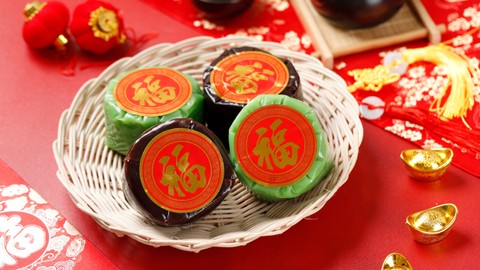 Ilustrasi makanan Imlek Kue Keranjang. Foto: Ika Rahma H/Shutterstock