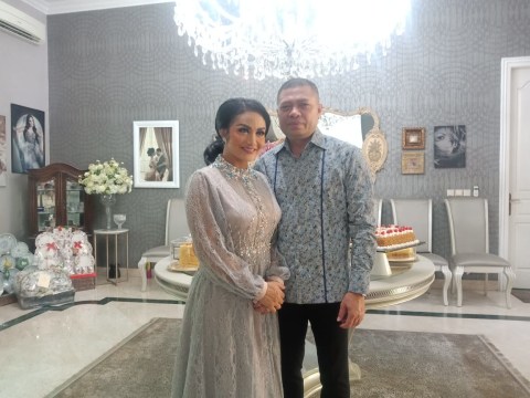KD dan Raul Lemos berlebaran Foto: Caroline Pramantie/kumparan