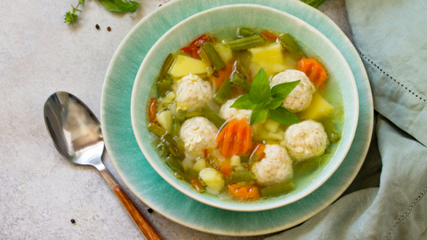 Ilustrasi sup bakso untuk hidangan sahur keluarga. Foto: Shutterstock