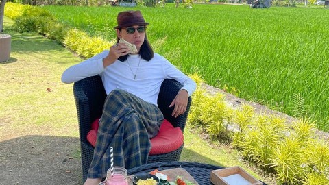 Vokalis Sisitipsi, Muhammad Fauzan. Foto: Instagram/@ohmyjons